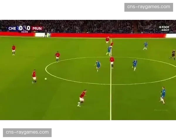 切尔西0-1不敌曼联，B费右路突破下底倒三角传中助攻库尼亚